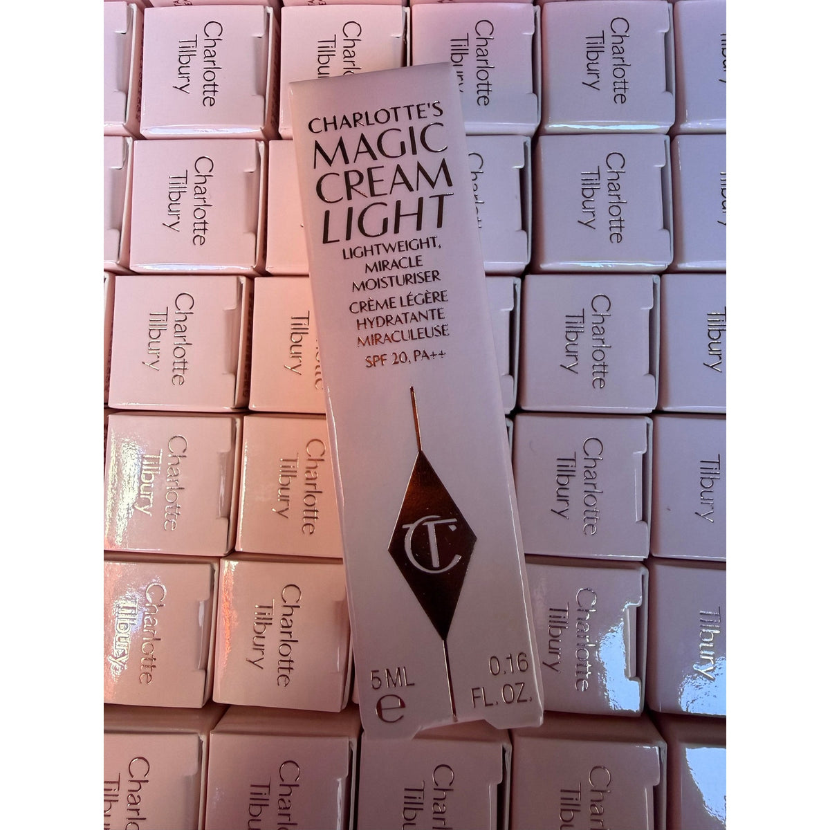 X20 Charlotte Tilbury Charlotte’s Magic Cream Light 5 ml / 0.16 Fl Oz