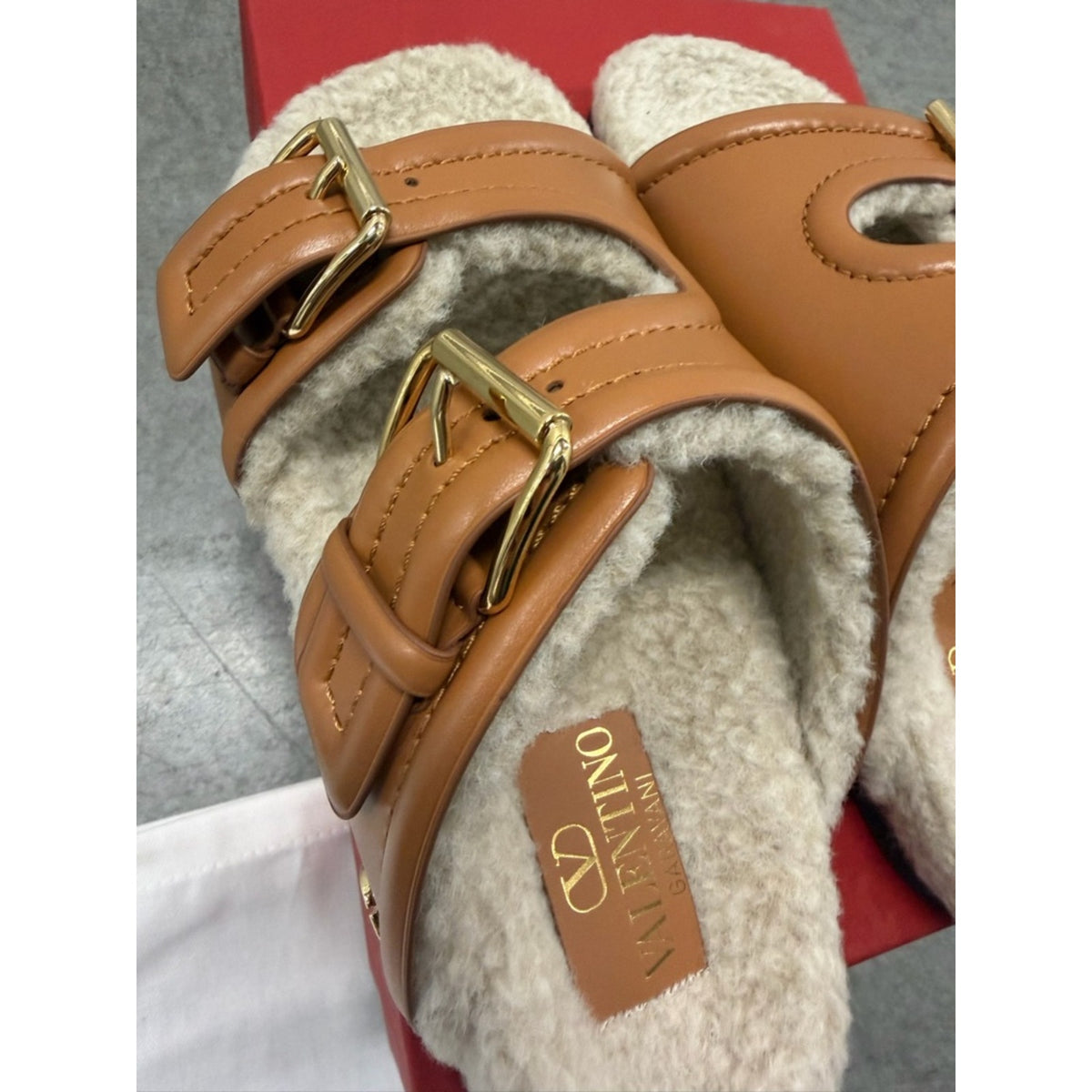Valentino Garavani Tan Leather Double-Buckle Shearling Slide Sandals 38.5