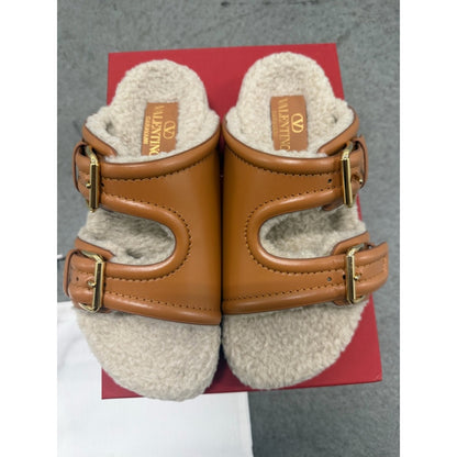 Valentino Garavani Tan Leather Double-Buckle Shearling Slide Sandals 38.5